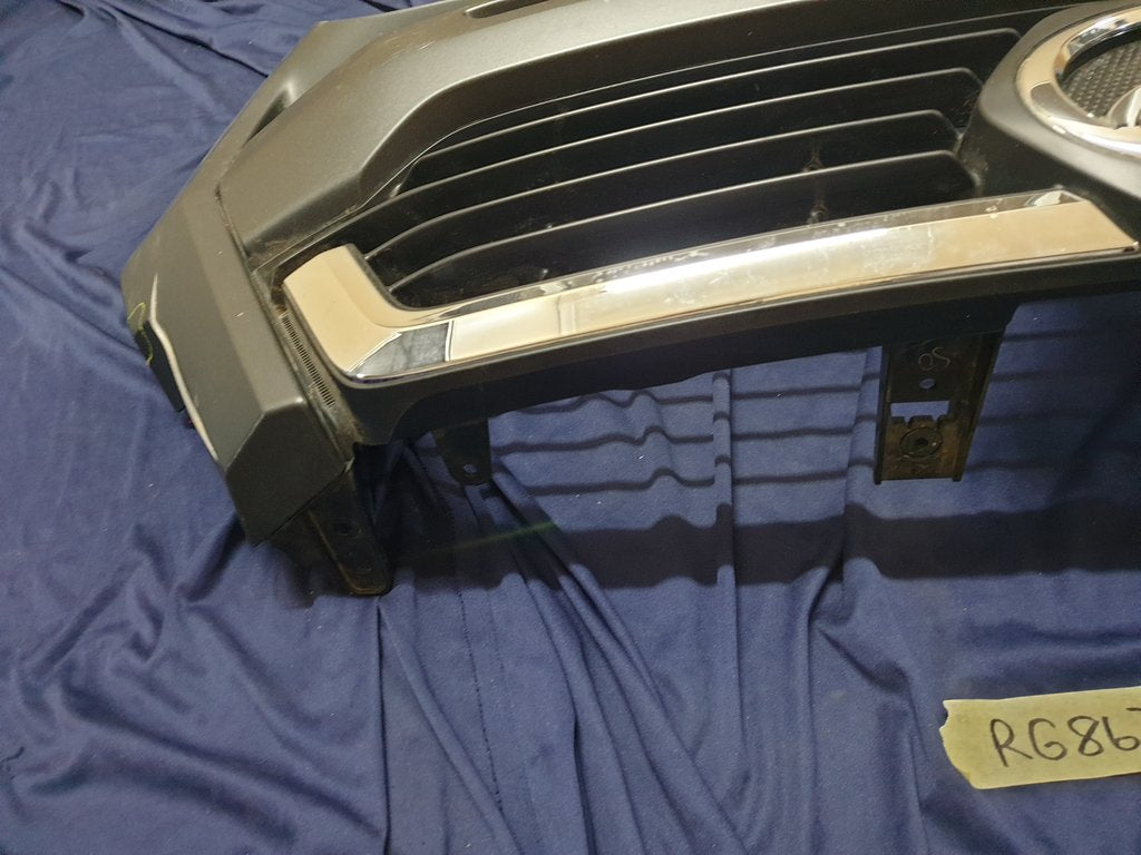 Toyota Hilux Radiator Grille - Wear and Tear, Scratches and small crack