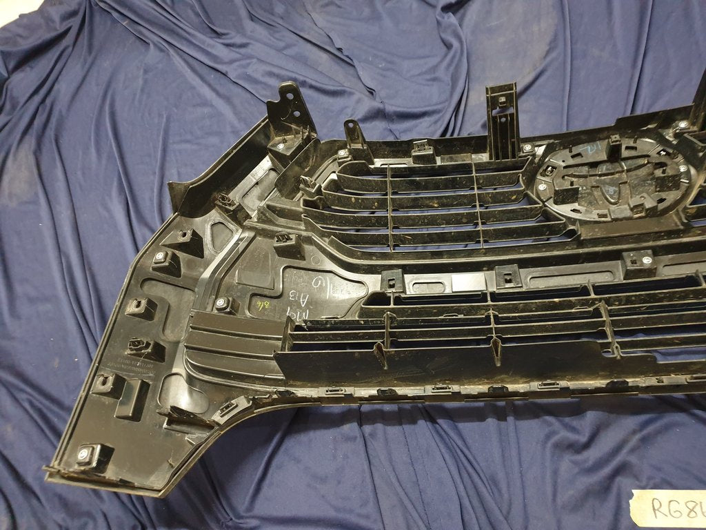 Toyota Hilux Radiator Grille - Wear and Tear, Scratches and small crack