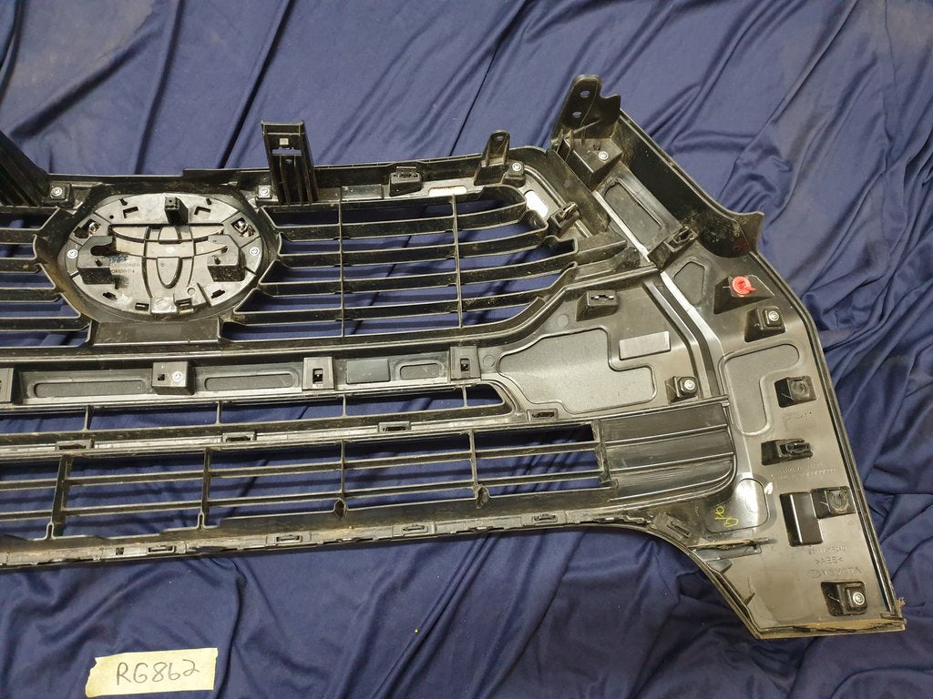 Toyota Hilux Radiator Grille - Wear and Tear, Scratches and small crack