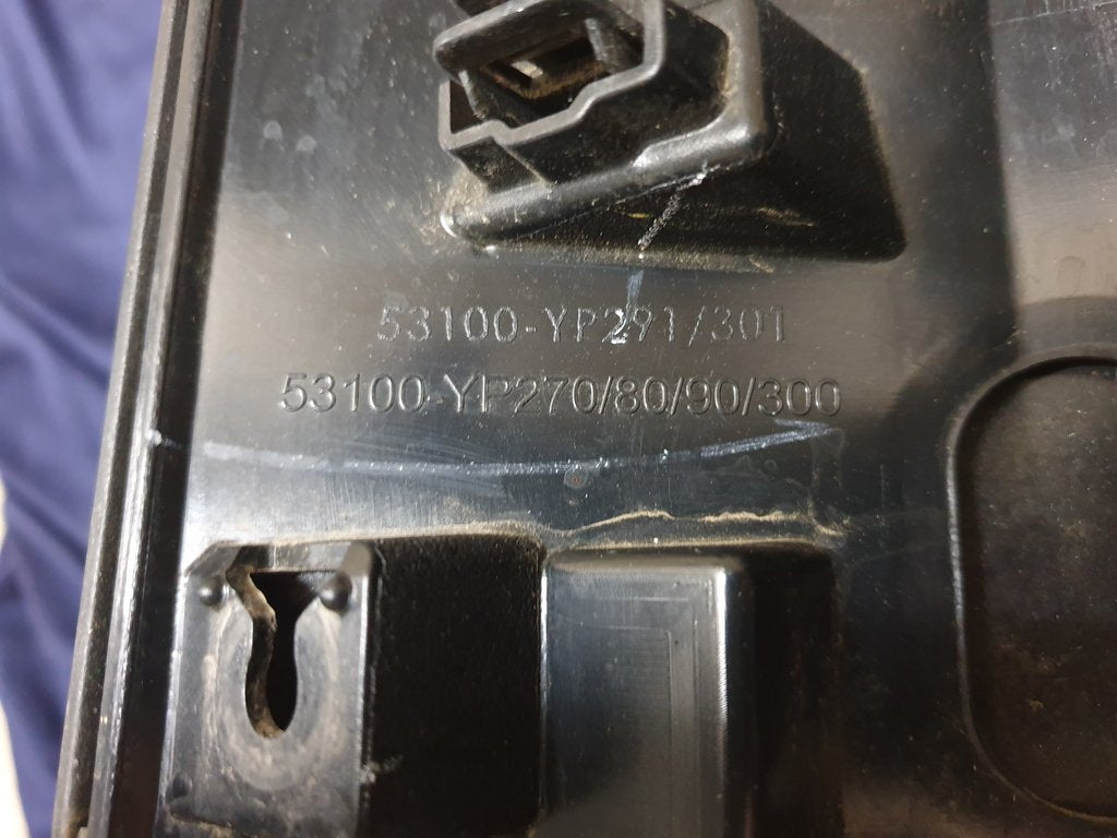 Toyota Hilux Radiator Grille - Wear and Tear, Scratches and small crack