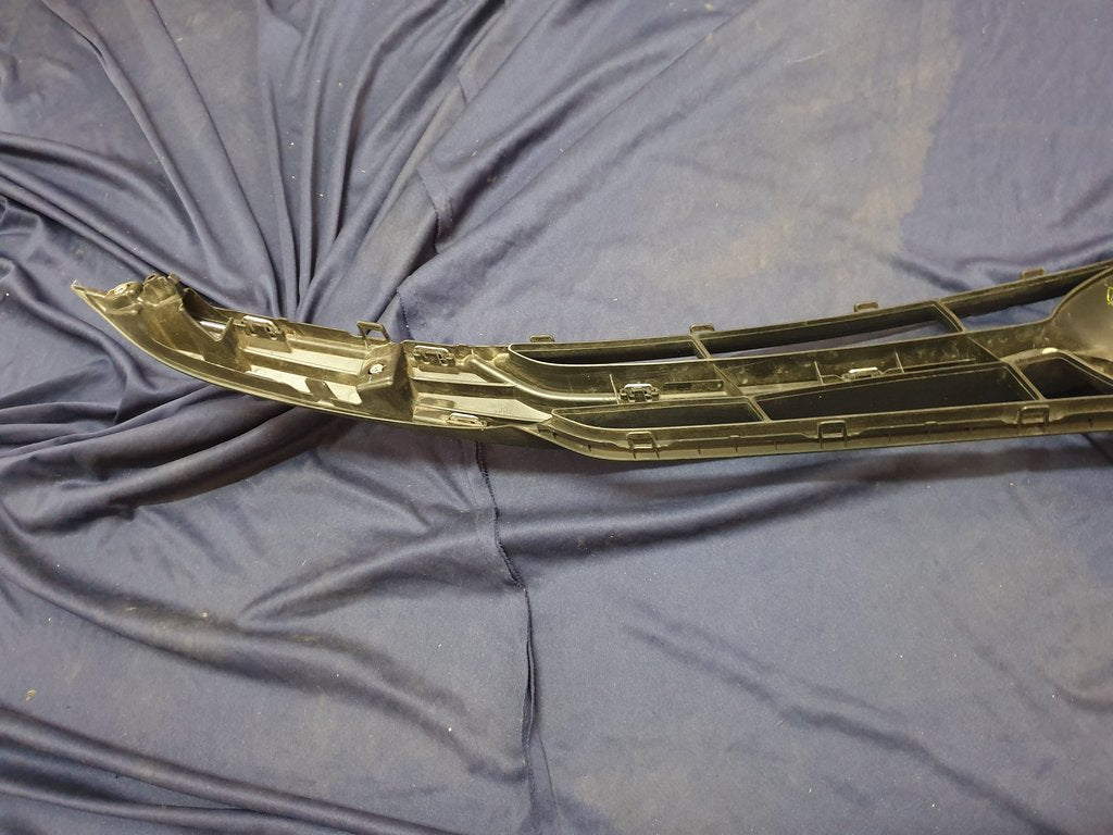 Toyota Starlet Radiator Grille - Light Wear and Tear, one clip broken