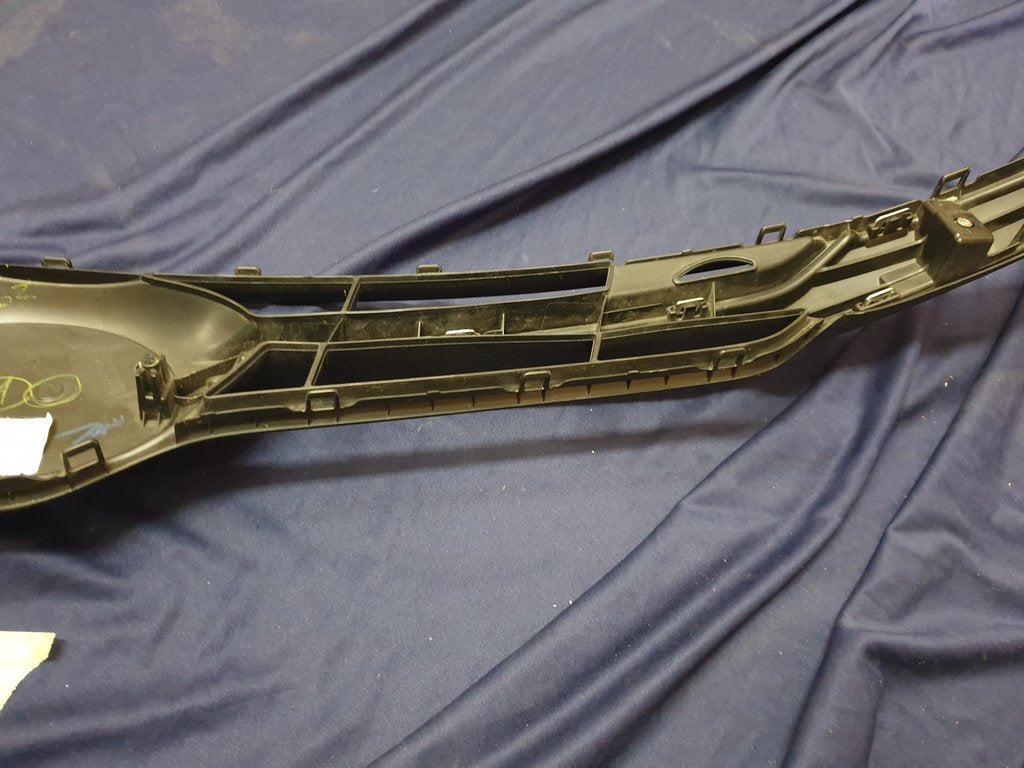 Toyota Starlet Radiator Grille - Light Wear and Tear, one clip broken