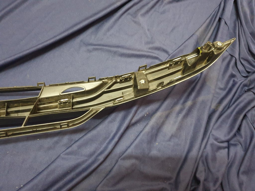 Toyota Starlet Radiator Grille - Light Wear and Tear, one clip broken