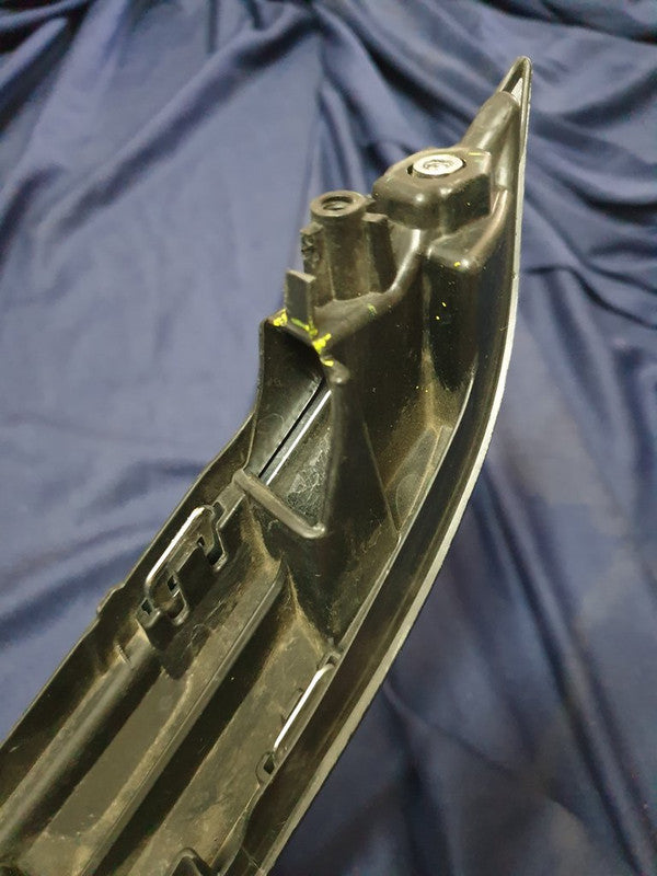 Toyota Starlet Radiator Grille - Light Wear and Tear, one clip broken