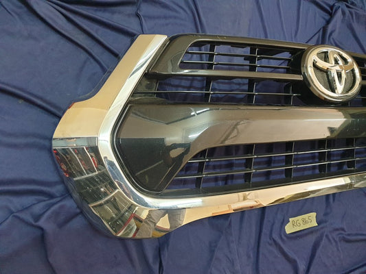 Toyota Hilux Radiator Grille - Light Wear and Tear, Small scratches