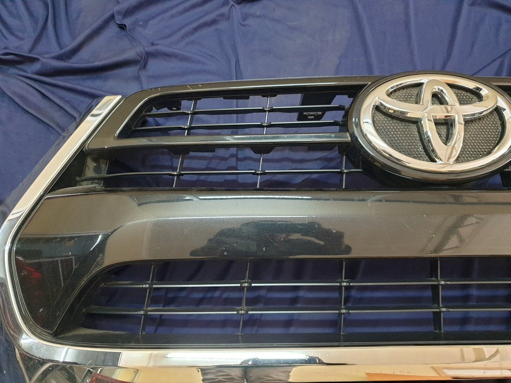 Toyota Hilux Radiator Grille - Light Wear and Tear, Small scratches