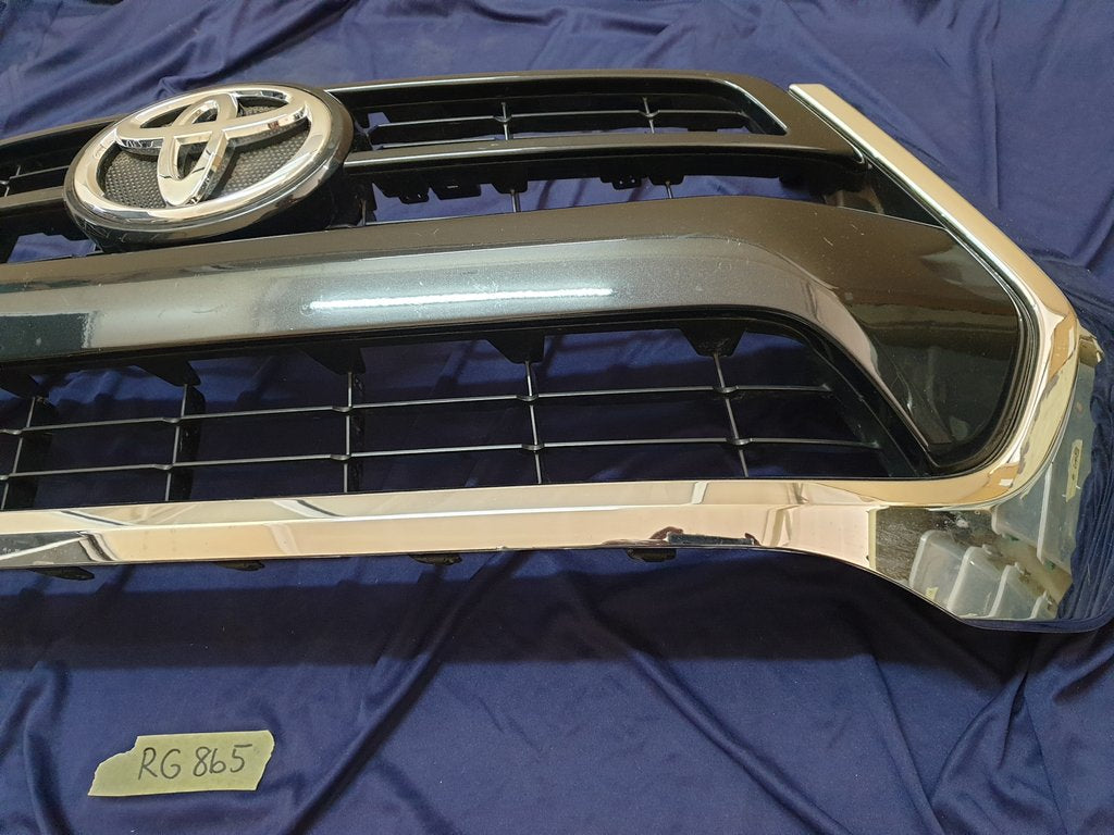 Toyota Hilux Radiator Grille - Light Wear and Tear, Small scratches