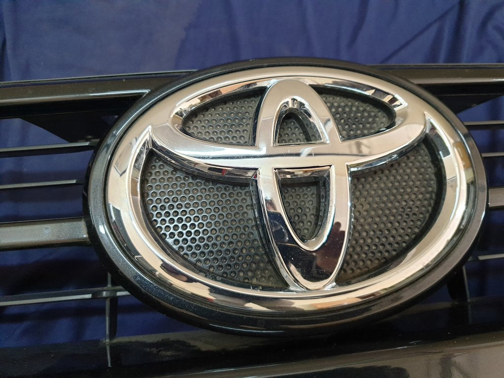 Toyota Hilux Radiator Grille - Light Wear and Tear, Small scratches