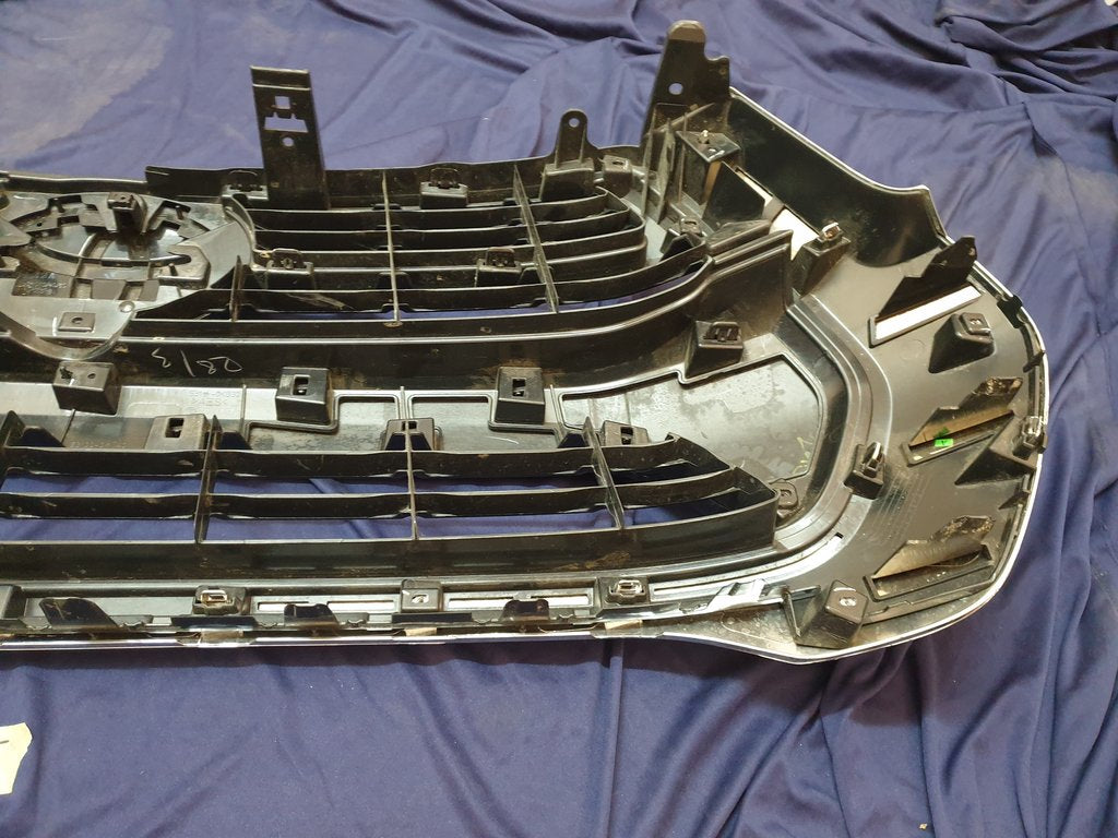 Toyota Hilux Radiator Grille - Light Wear and Tear, Small scratches