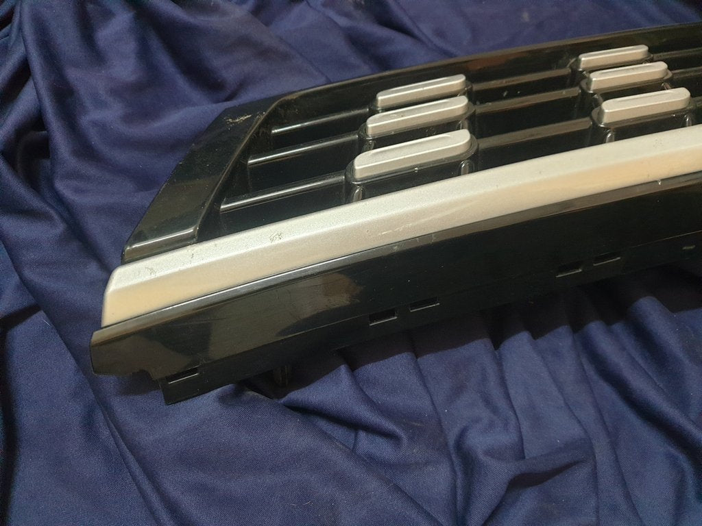 Mahindra XUV300 Radiator Grille - Wear and Tear, Scratches