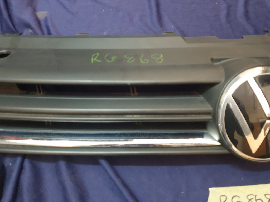 Volkswagen Polo 2018, 2019, 2020, 2021, 2022, 2023 Radiator Grille - Deep abrasion, Wear and Tear, Broken badge