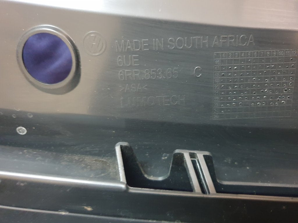 Volkswagen Polo 2018, 2019, 2020, 2021, 2022, 2023 Radiator Grille - Deep abrasion, Wear and Tear, Broken badge