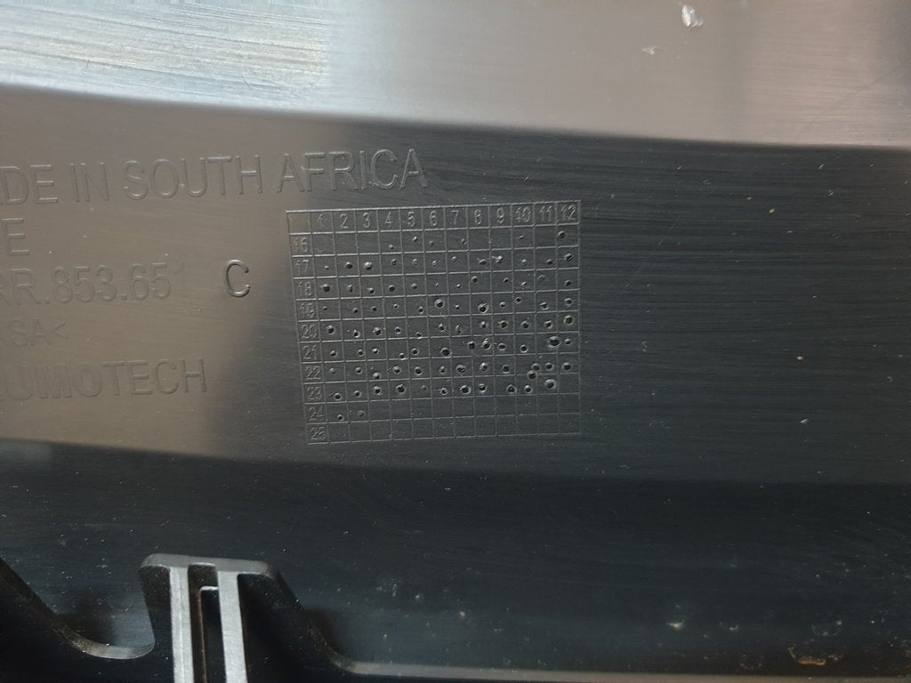 Volkswagen Polo 2018, 2019, 2020, 2021, 2022, 2023 Radiator Grille - Deep abrasion, Wear and Tear, Broken badge
