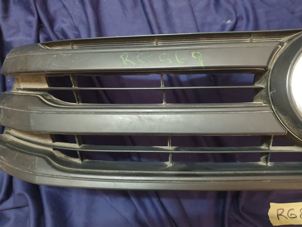 Toyota Hilux Radiator Grille - Wear and Tear, Scratches