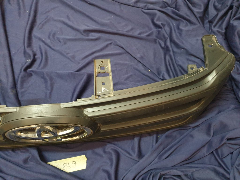 Toyota Hilux Radiator Grille - Wear and Tear, Scratches