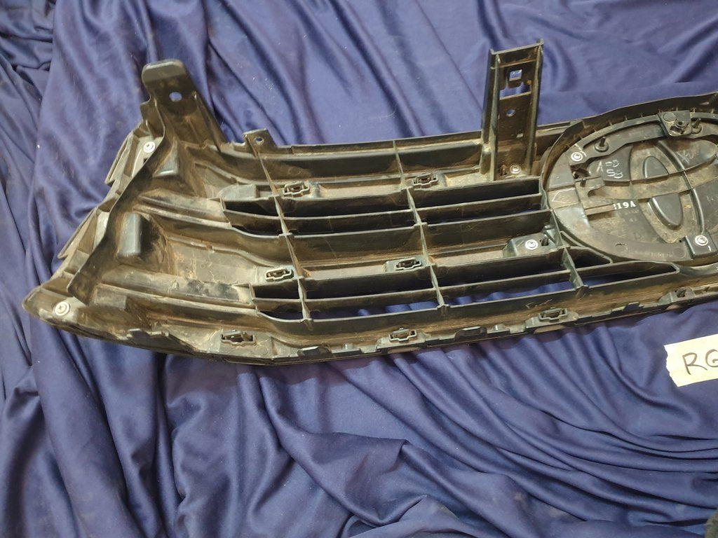 Toyota Hilux Radiator Grille - Wear and Tear, Scratches