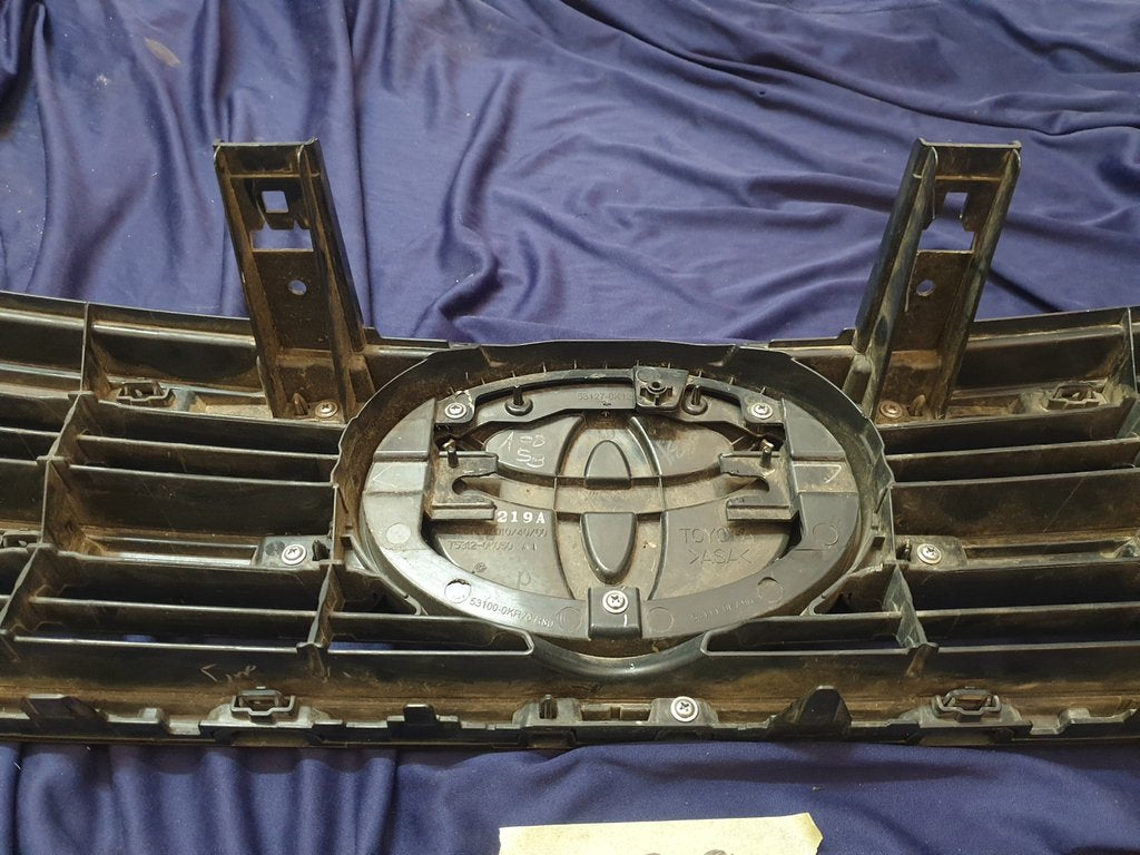 Toyota Hilux Radiator Grille - Wear and Tear, Scratches