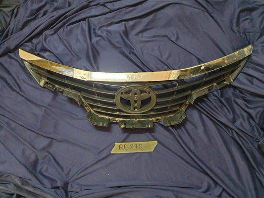 Toyota Etios Radiator Grille - Wear and Tear, No bottom chrome, Chrome scratched