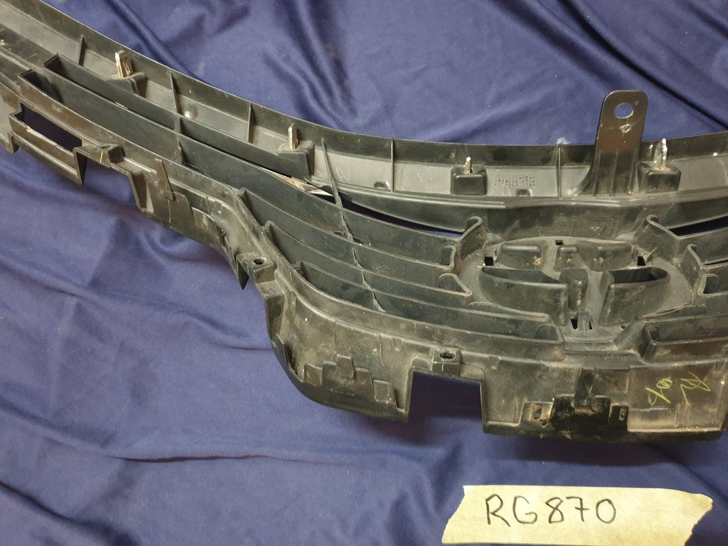 Toyota Etios Radiator Grille - Wear and Tear, No bottom chrome, Chrome scratched