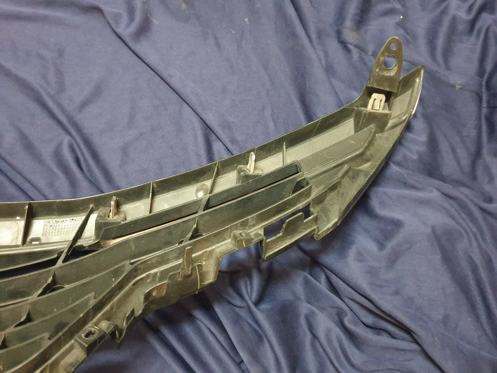 Toyota Etios Radiator Grille - Wear and Tear, No bottom chrome, Chrome scratched