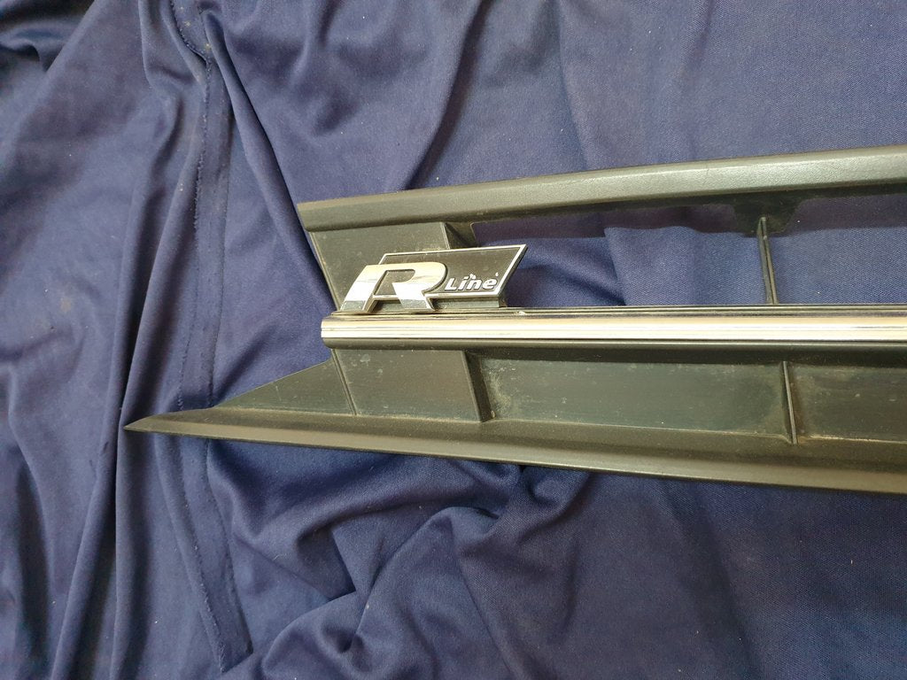 Volkswagen Polo RLine Radiator Grille - Light Wear and Tear, "Rline" Badge chipped