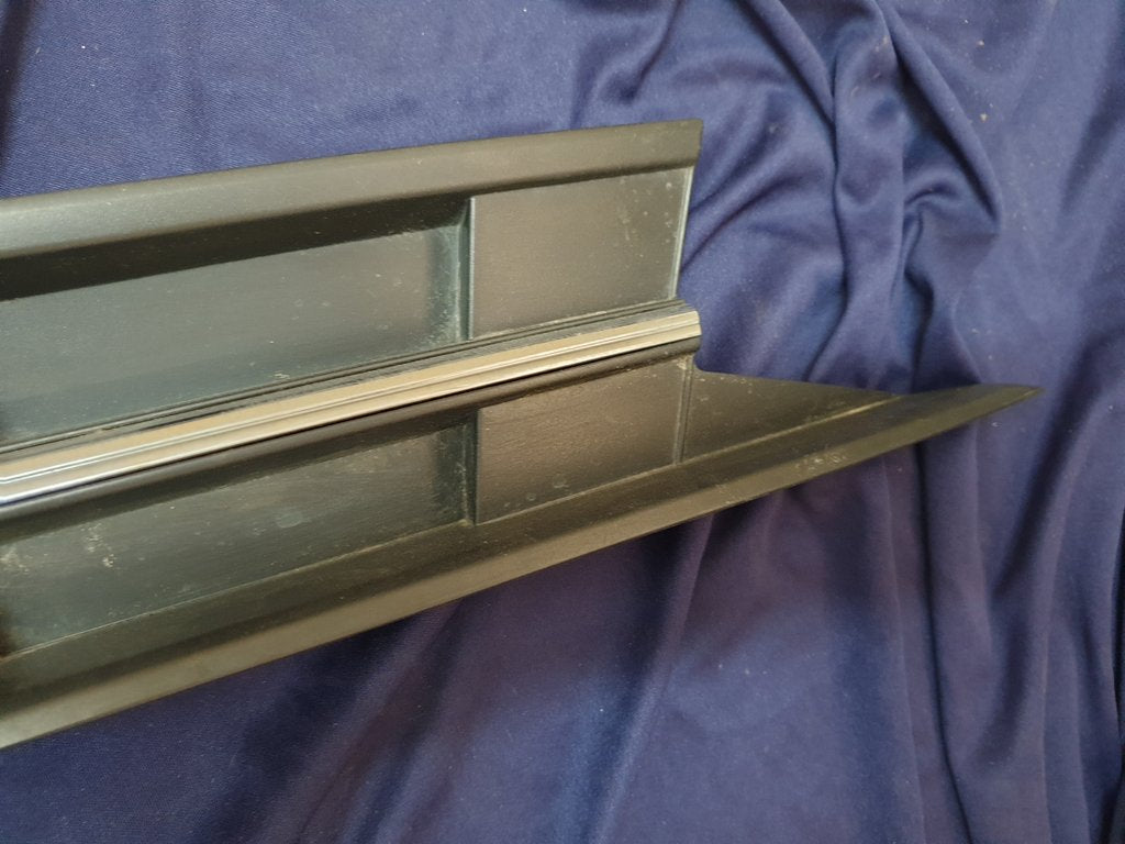 Volkswagen Polo RLine Radiator Grille - Light Wear and Tear, "Rline" Badge chipped