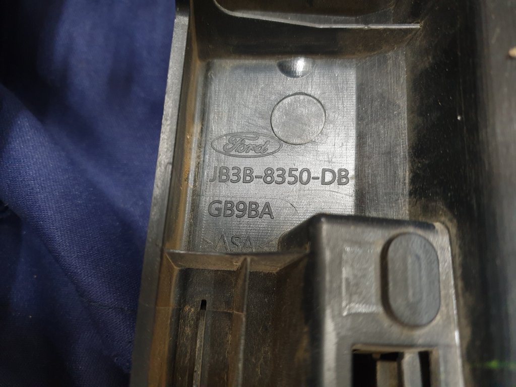 Ford Ranger Radiator Grille - Light Wear and Tear