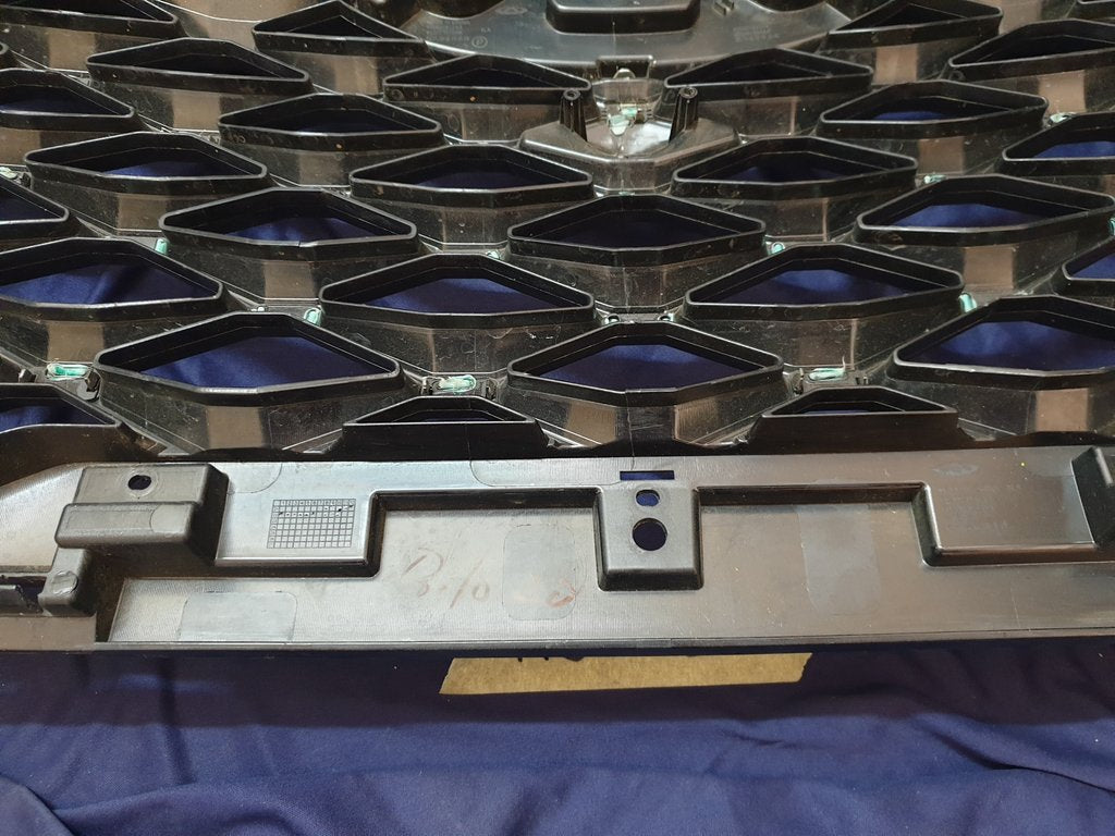 Chery Tiggo 7 Pro Radiator Grille - Like New