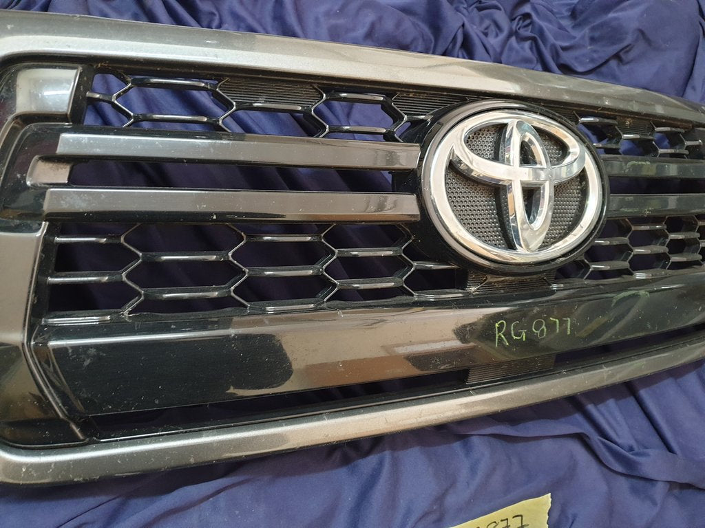 Toyota Hilux Radiator Grille - Wear and Tear, Scuffs