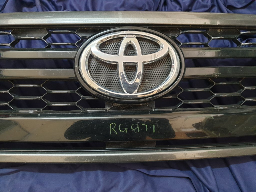 Toyota Hilux Radiator Grille - Wear and Tear, Scuffs