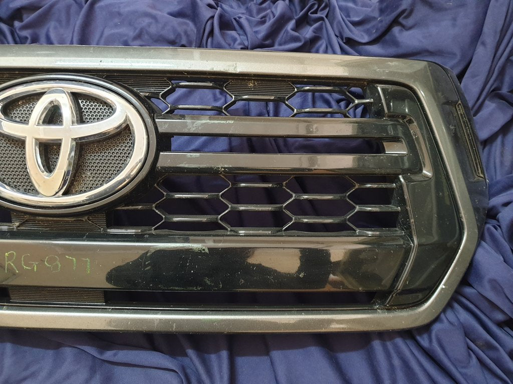 Toyota Hilux Radiator Grille - Wear and Tear, Scuffs