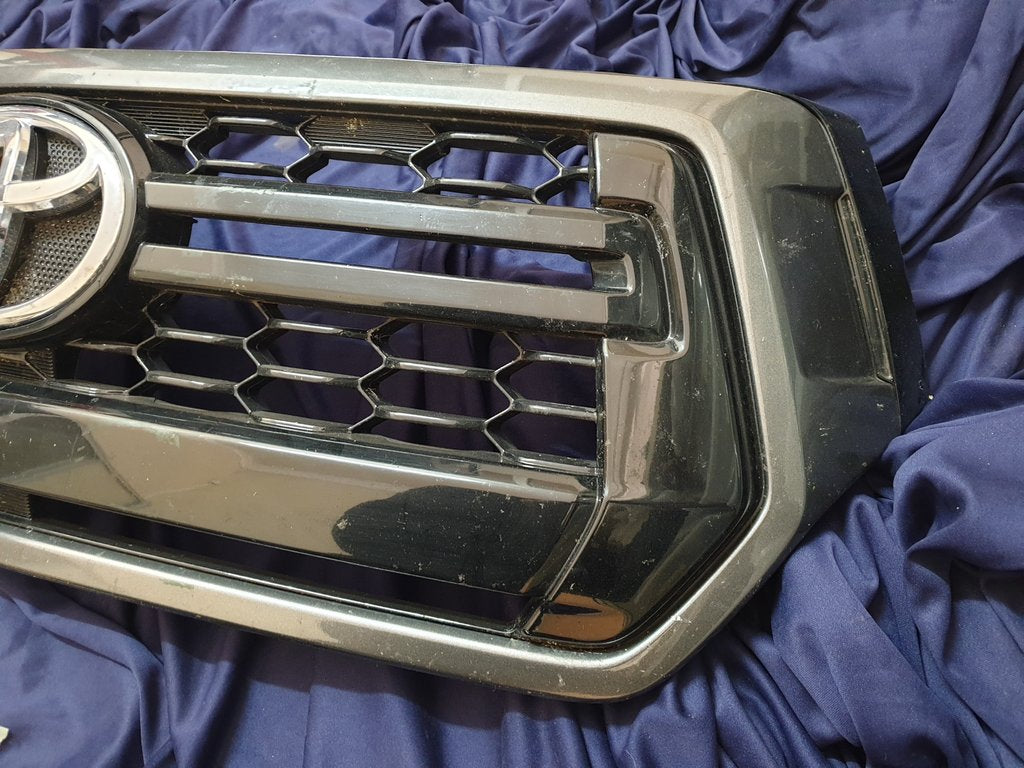 Toyota Hilux Radiator Grille - Wear and Tear, Scuffs