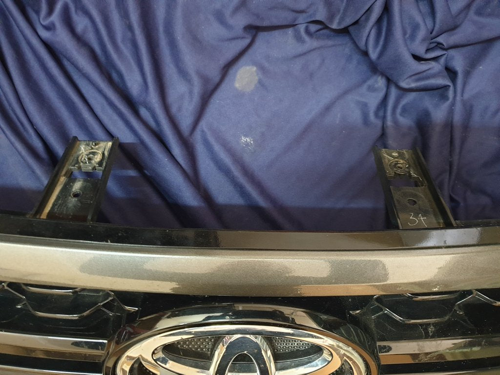 Toyota Hilux Radiator Grille - Wear and Tear, Scuffs