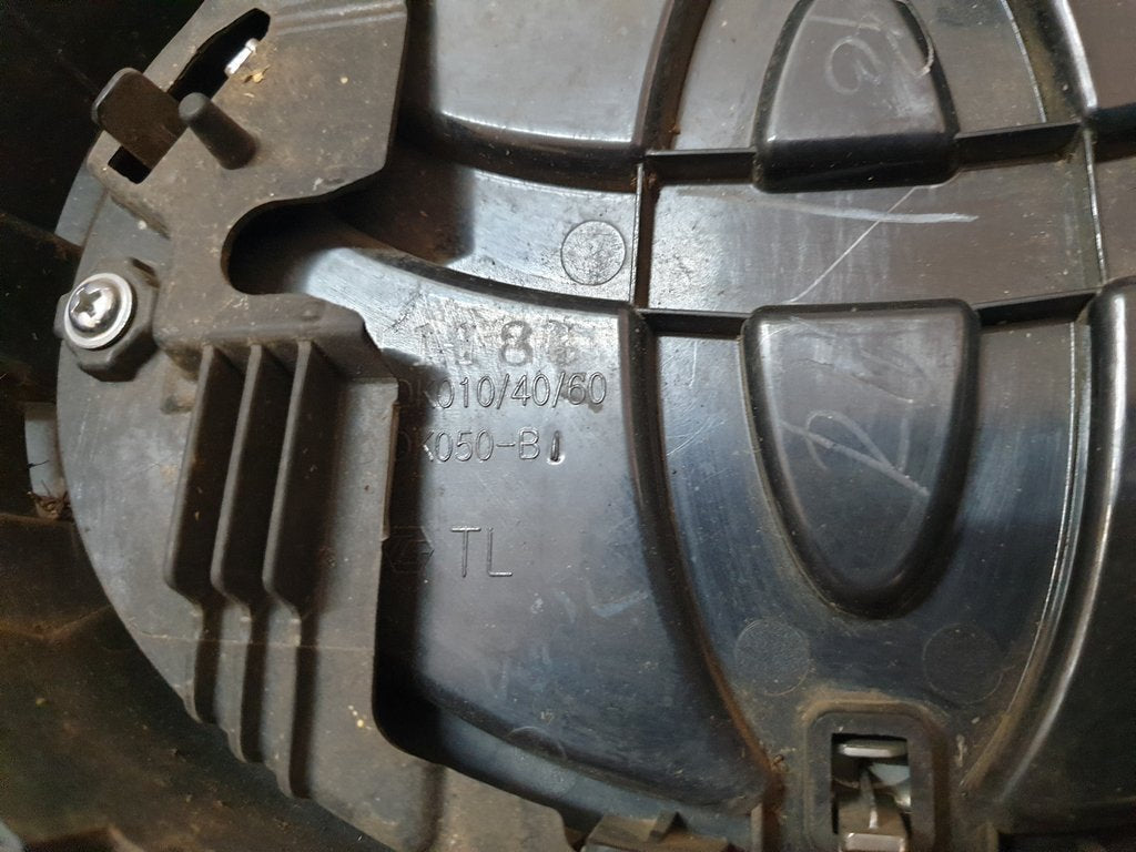 Toyota Hilux Radiator Grille - Wear and Tear, Scuffs