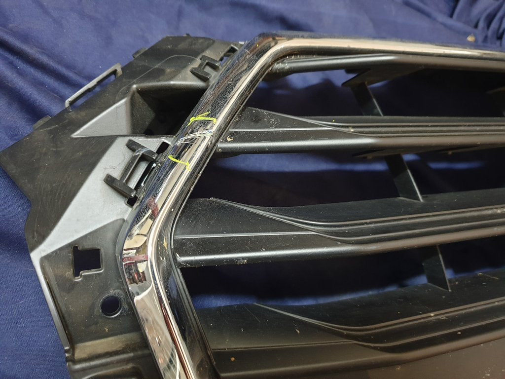 Audi A4 Radiator Grille - Light Wear and Tear, Chrome damaged