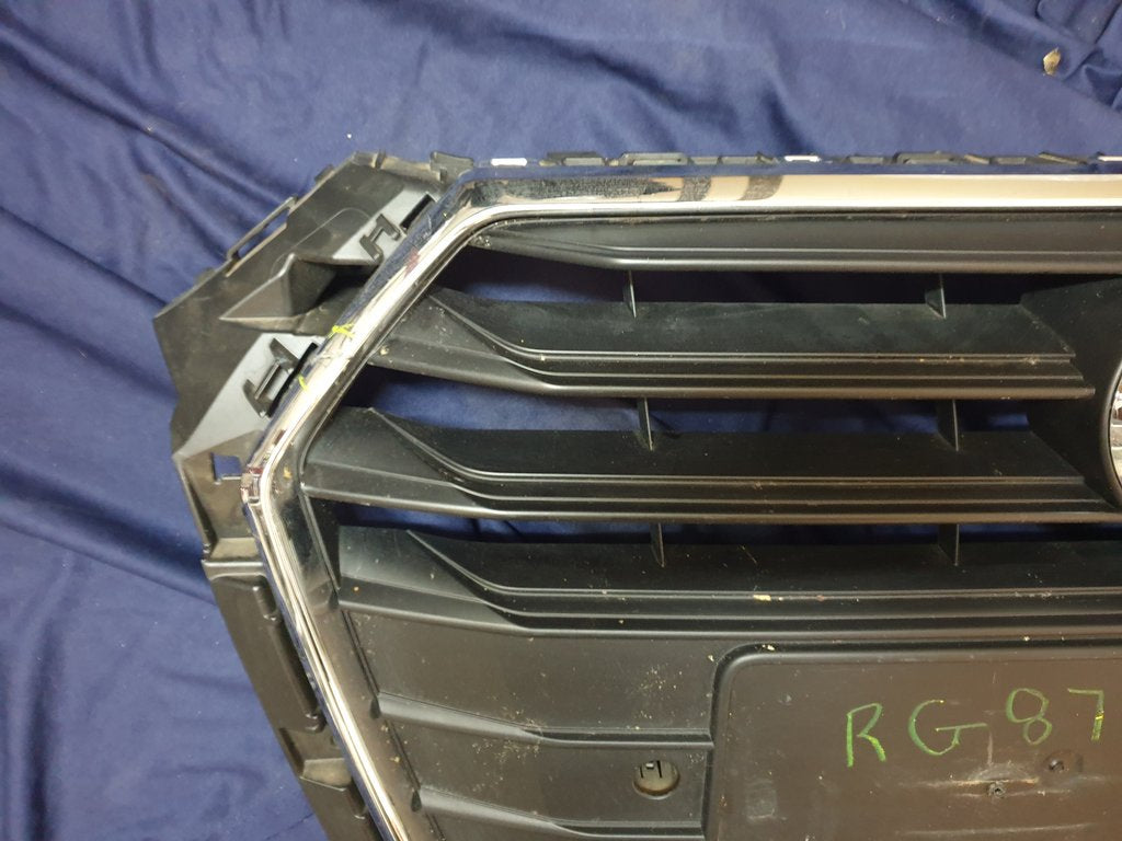 Audi A4 Radiator Grille - Light Wear and Tear, Chrome damaged