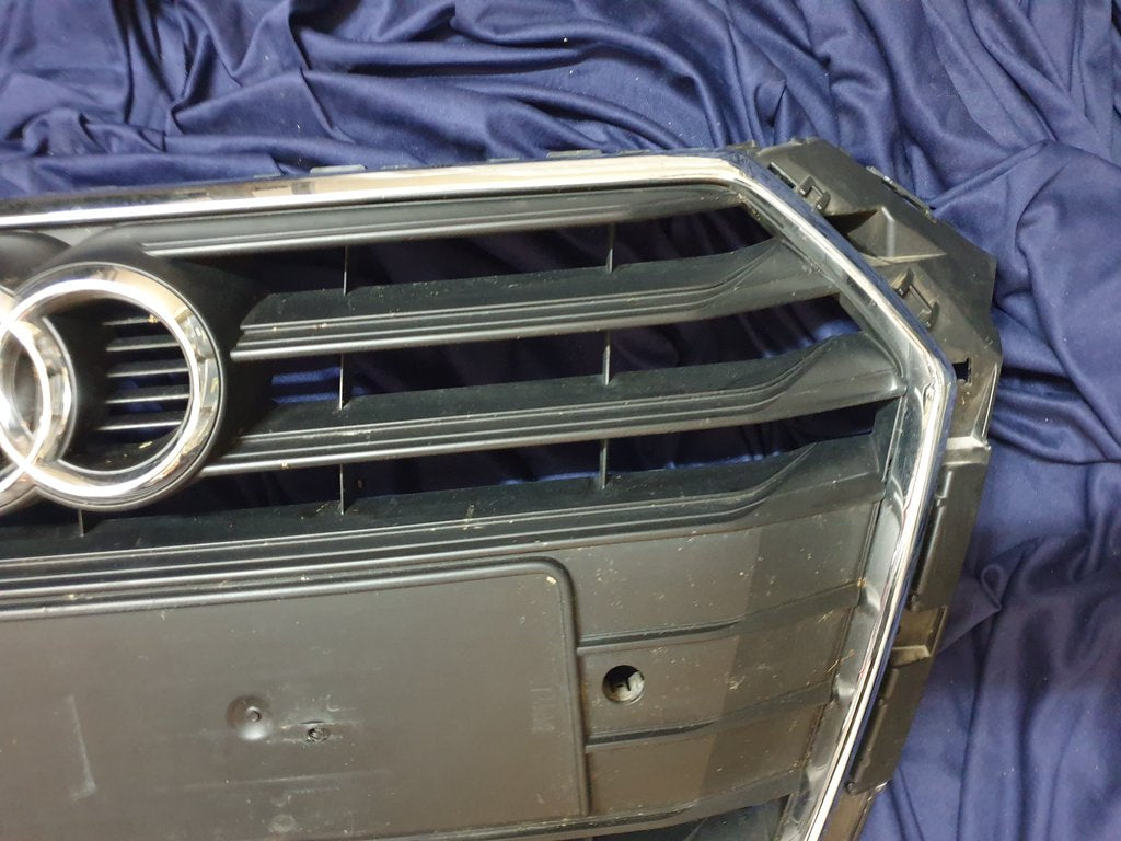 Audi A4 Radiator Grille - Light Wear and Tear, Chrome damaged