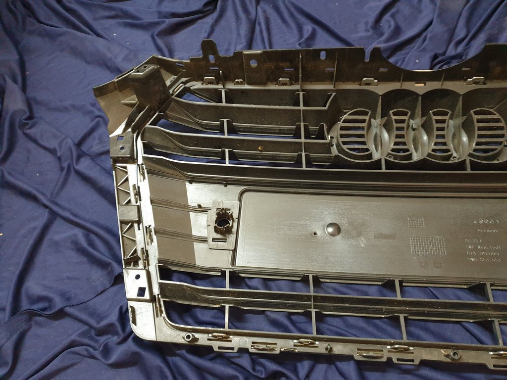 Audi A4 Radiator Grille - Light Wear and Tear, Chrome damaged