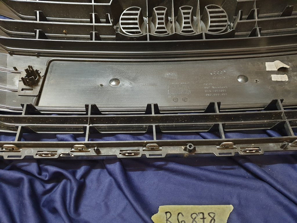 Audi A4 Radiator Grille - Light Wear and Tear, Chrome damaged