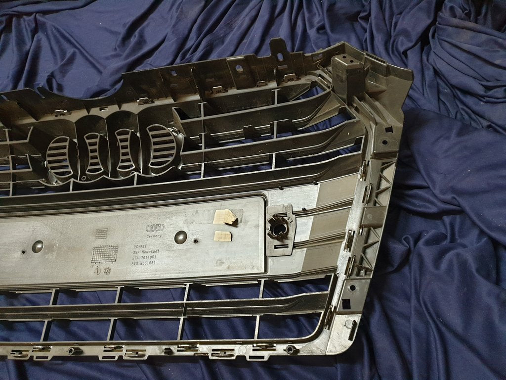 Audi A4 Radiator Grille - Light Wear and Tear, Chrome damaged