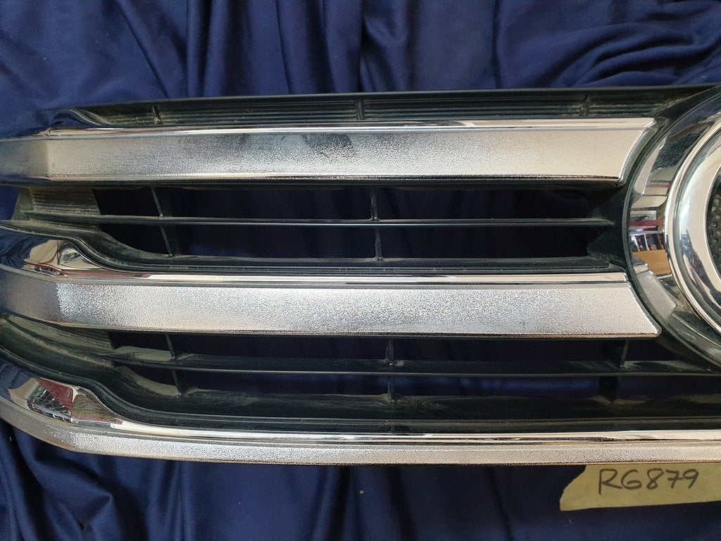 Toyota Hilux Radiator Grille - Light Wear and Tear
