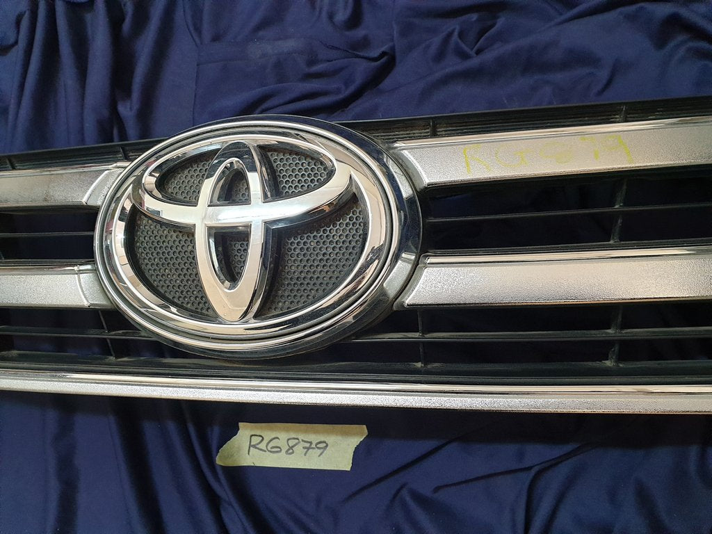 Toyota Hilux Radiator Grille - Light Wear and Tear