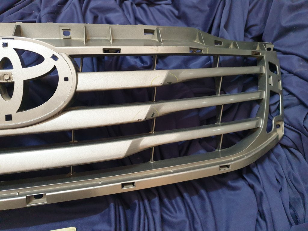 Toyota Hilux Radiator Grille - Scuffs