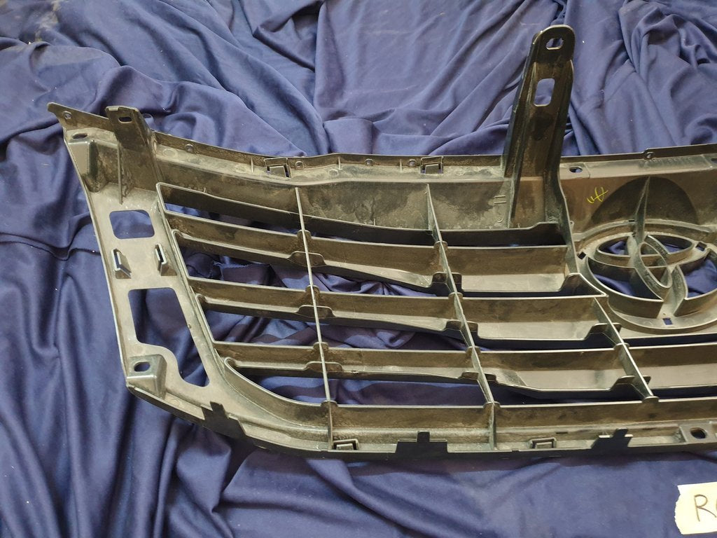 Toyota Hilux Radiator Grille - Scuffs