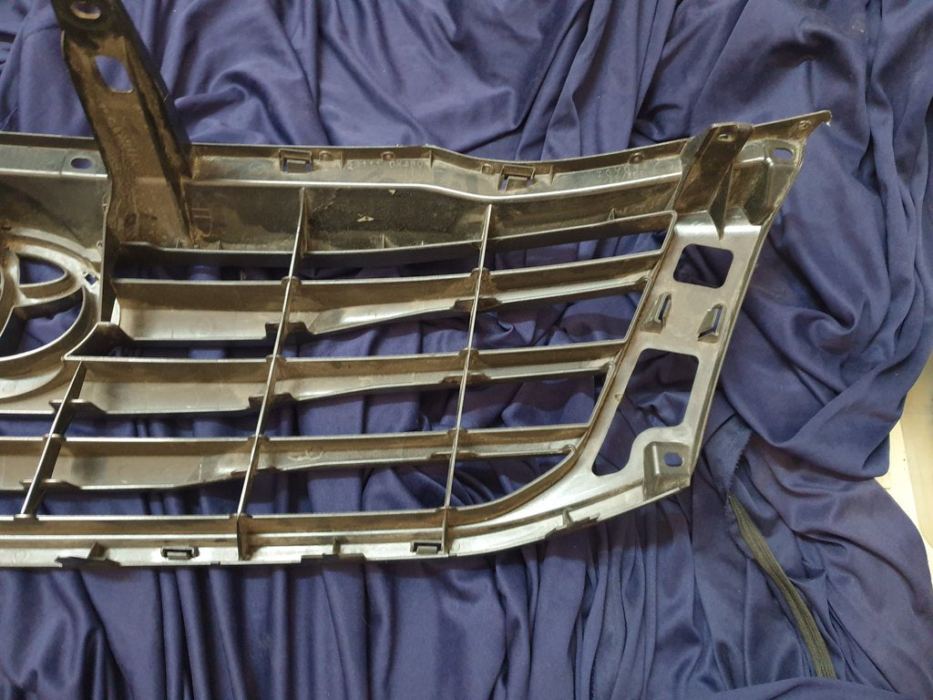 Toyota Hilux Radiator Grille - Scuffs