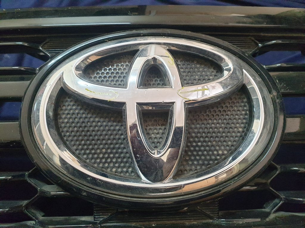 Toyota Hilux Radiator Grille - Chrome Scratches, Deep Scuffs