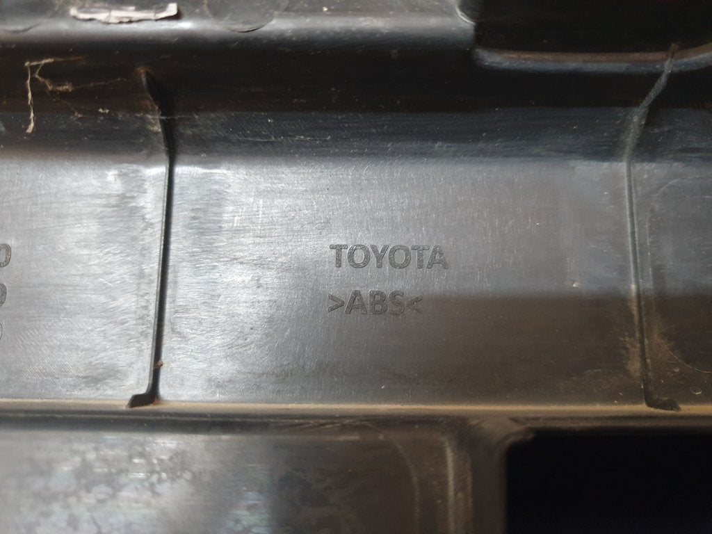 Toyota Hilux Radiator Grille - Chrome Scratches, Deep Scuffs