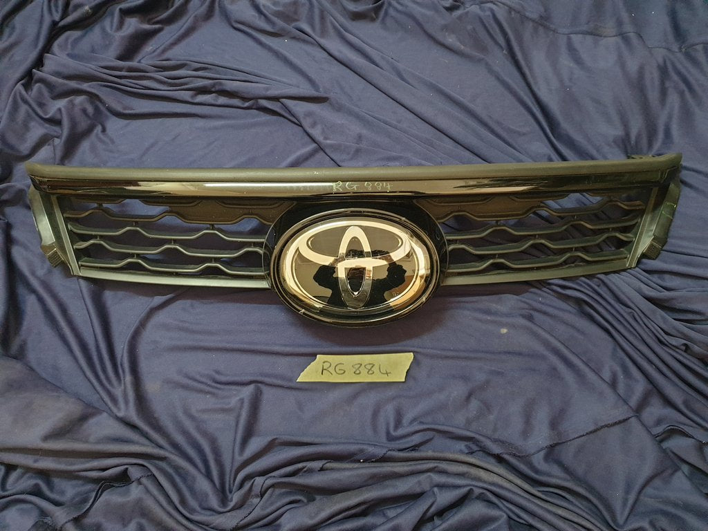 Toyota Fortuner Radiator Grille - Wear and Tear, Scratches