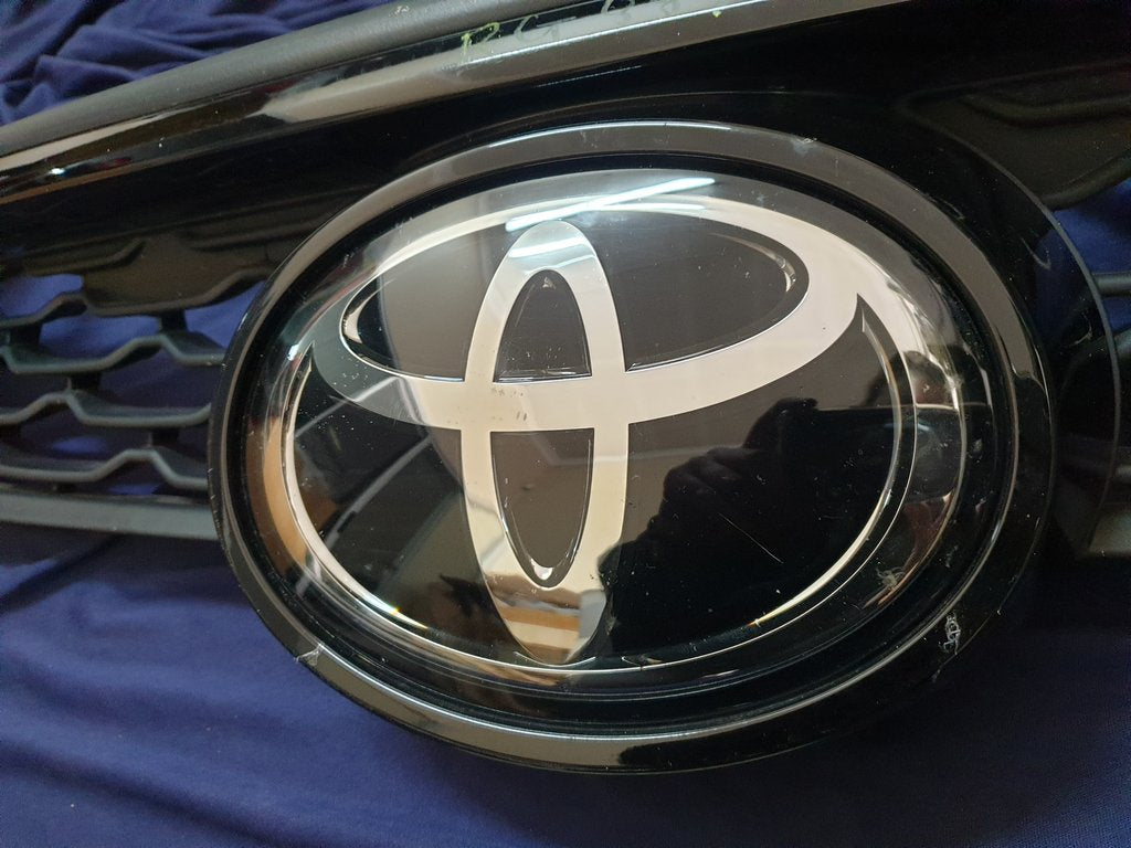 Toyota Fortuner Radiator Grille - Wear and Tear, Scratches
