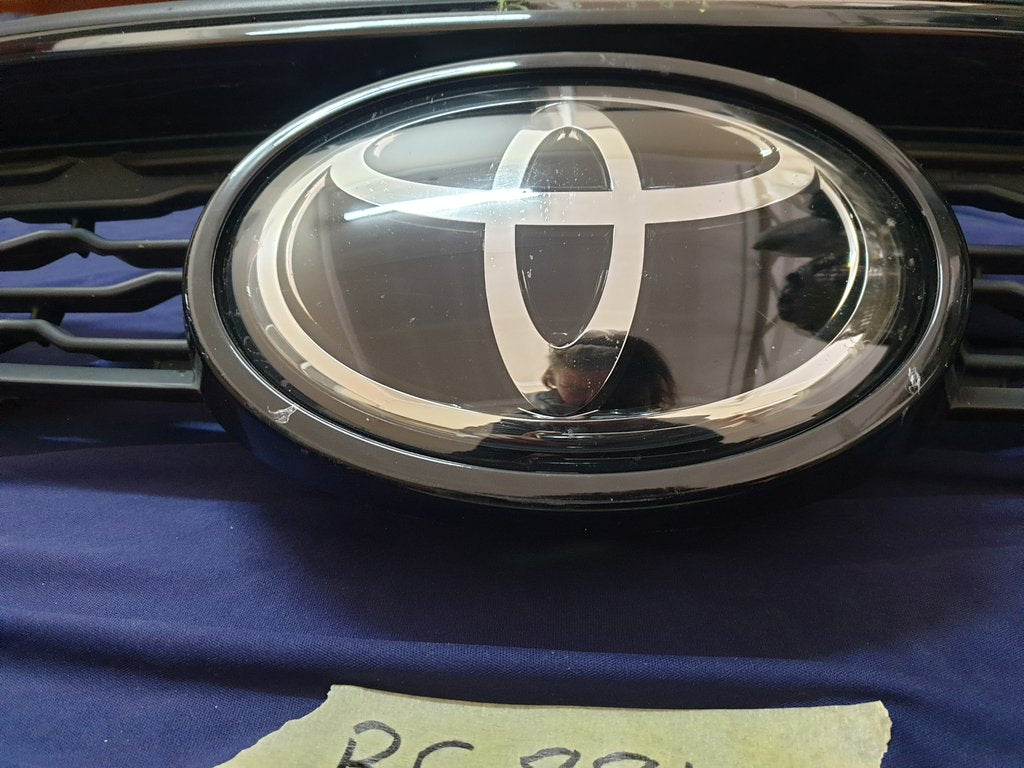 Toyota Fortuner Radiator Grille - Wear and Tear, Scratches